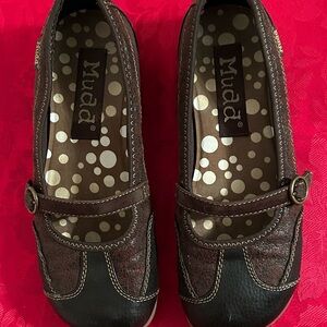 Mudd Brown and Black Mary Jane Flats